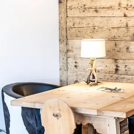 아파트 Au Reduit *